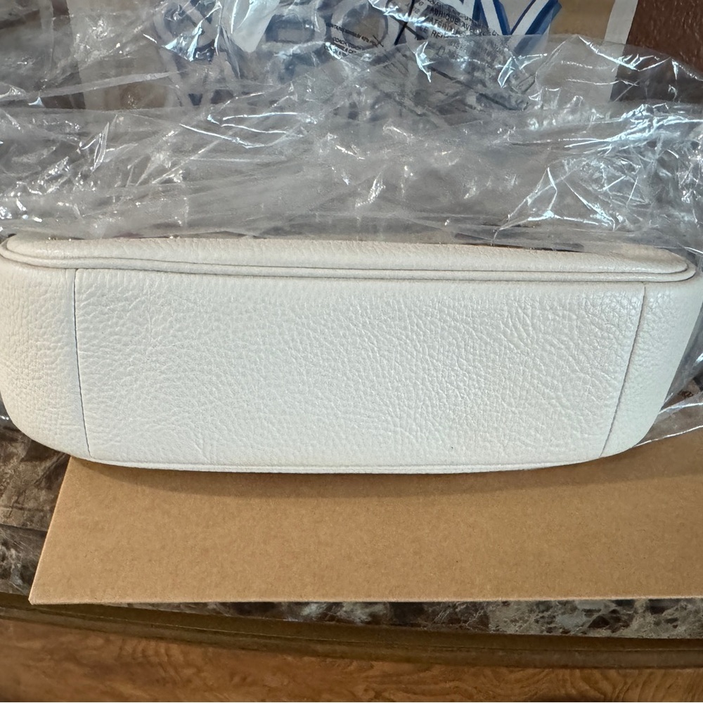 NWT Coach Teri Shoulder Bag with Pins, Pebble Leather Chalk New 2025. - Picture 7 of 16